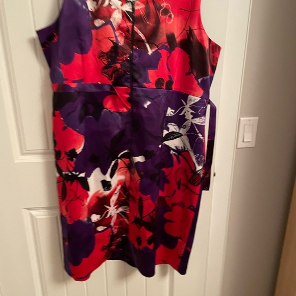 Amazing dress by Tahari size 18W - Picture 4 of 5